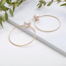 Серьги с жемчугом Кольца с бусиной цвет белый в золоте d 6 см