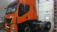 В наличии продаем тягач Флагман IVECO AS440S50T/P RR. Испанец. 4х2, 500 л/с., Евро 5, КПП автомат.Высокая кабина Hi-Way, пневмоподвеска, ретардер, сдвижное ССУ…