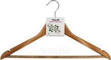 Wooden hanger. Dimensions: 23x44.5x1.2 cm. Color: light wood.