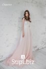 У поставщика “Md Aria Di Lusso” имеется в наличии красивое свадебное платье “Сицилия” из новой коллекции.

Представленная модель отличается изысканностью и сде…