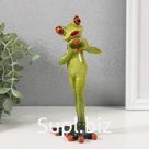 Фигурка полистоун лак «Лягуха показывает сердечко лапками», 7.5×5.8×16 см
